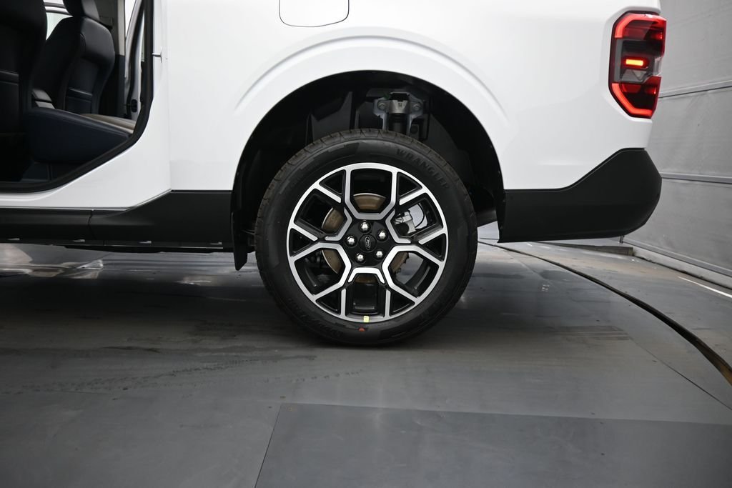 New 2026 Oxford White Ford Lariat image 25