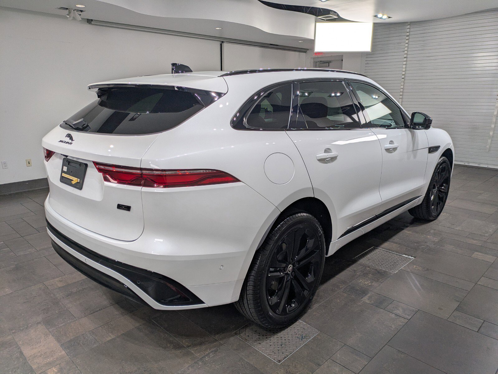 2026 Jaguar F-Pace R-Dynamic S - Photo 27