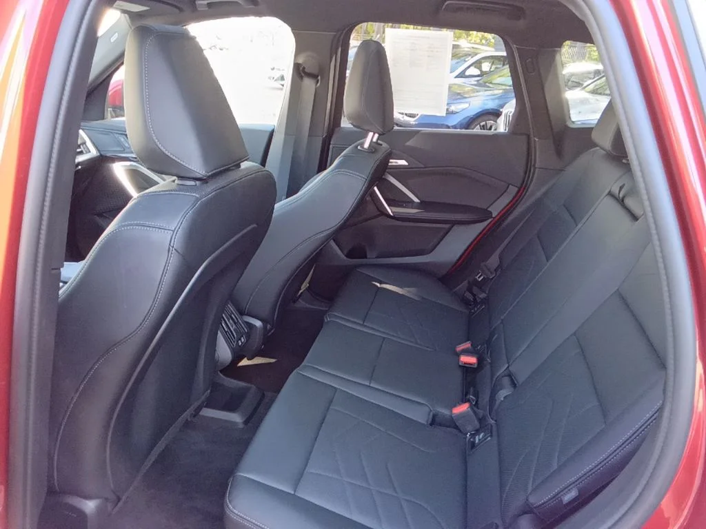 Used 2026 Vegas Red Metallic BMW xDrive28i image 25