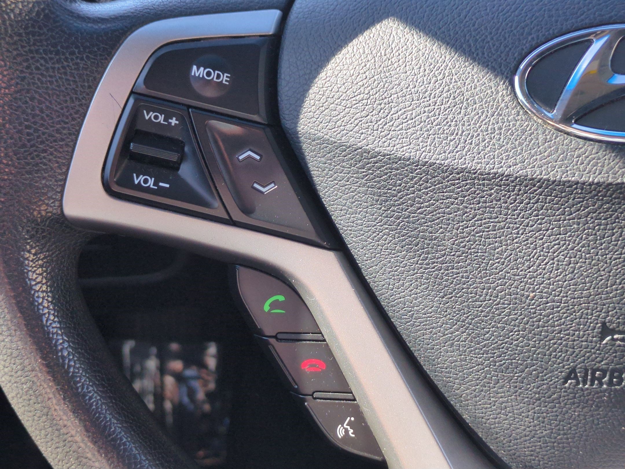 2014 Hyundai Veloster Base - Photo 17