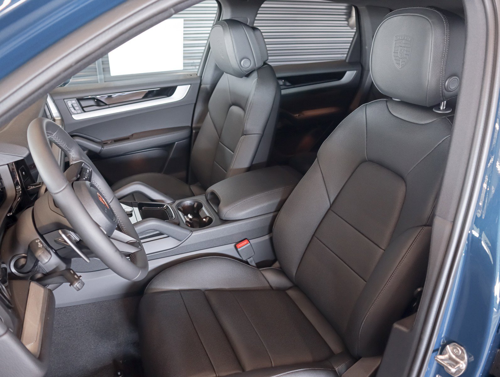 New 2026 Montego Blue Metallic Porsche  image 5