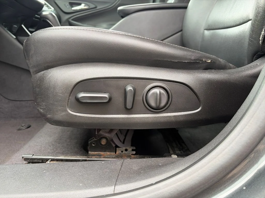 Used 2017 Gray Chevrolet LT image 33