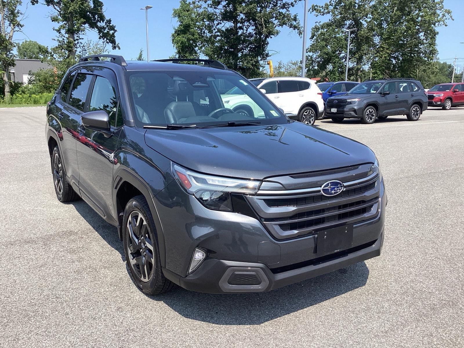 Used 2025 Magnetite Gray Metallic Subaru Limited image 11