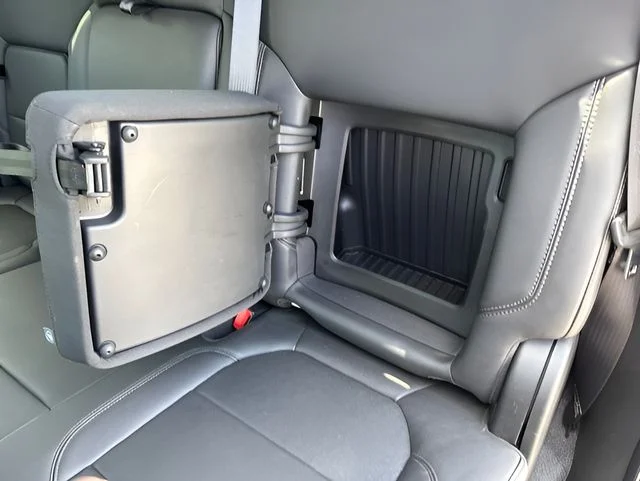 Used 2020 White GMC SLT image 37
