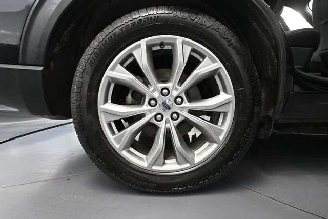 Used 2020 Black Ford Limited image 11