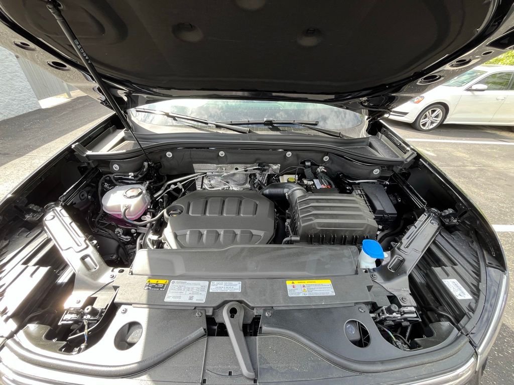 New 2026 Black Volkswagen 2.0T SE w/Technology image 29