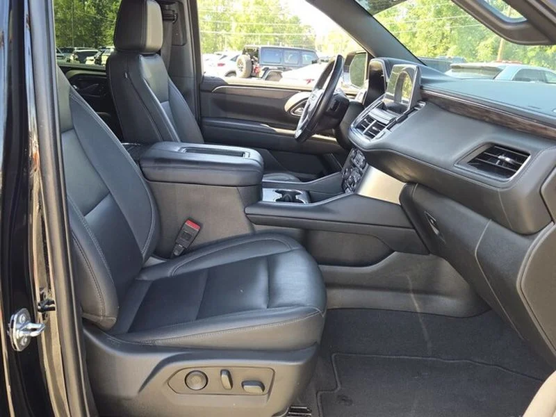 Used 2023 Black Chevrolet LT image 17
