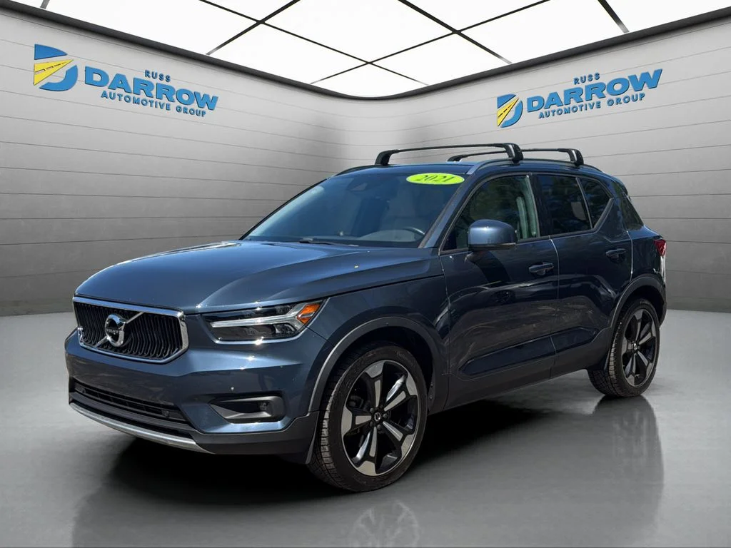 2021 Volvo XC40 T5 Momentum AWD's photo