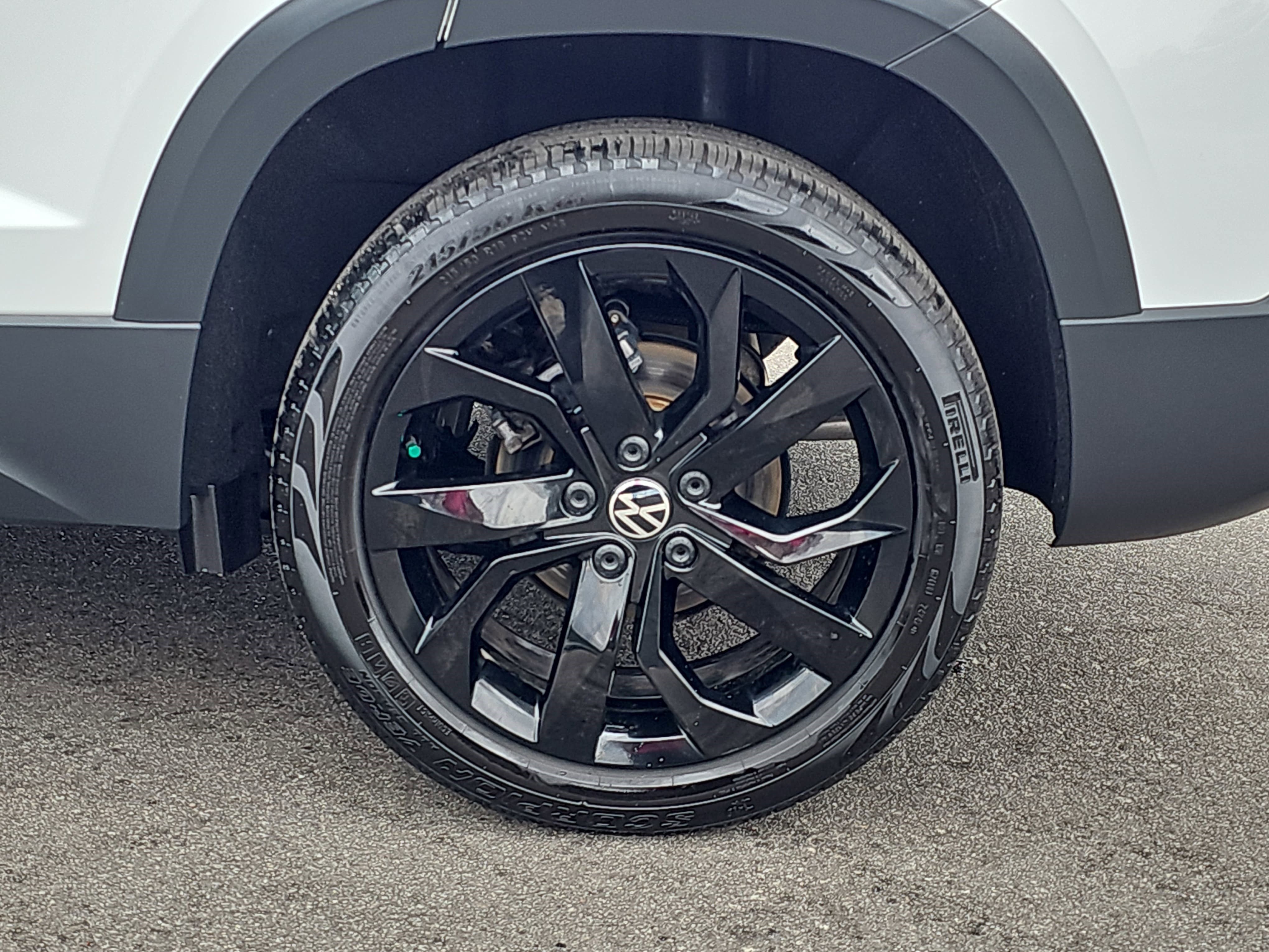 2024 Volkswagen Taos SE - Photo 32