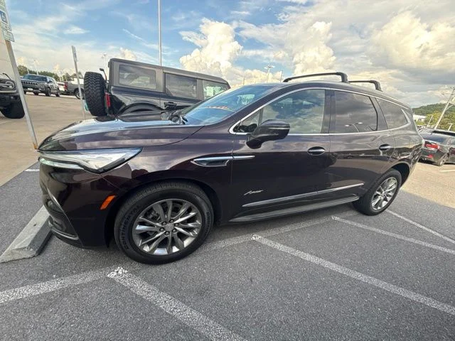 Used 2022 Red Buick Avenir image 12