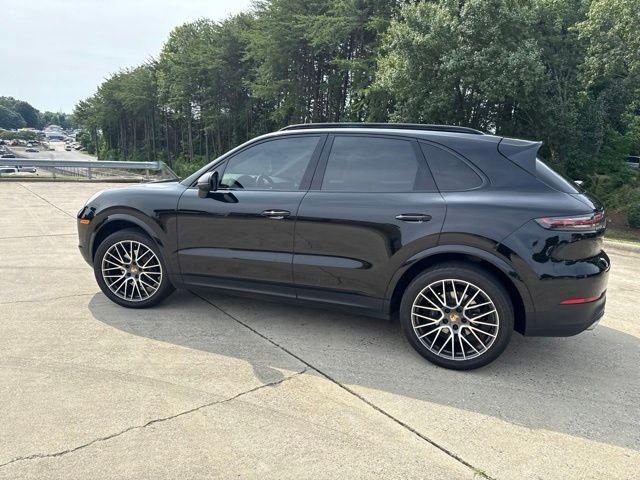 Used 2019  Porsche Base image 16