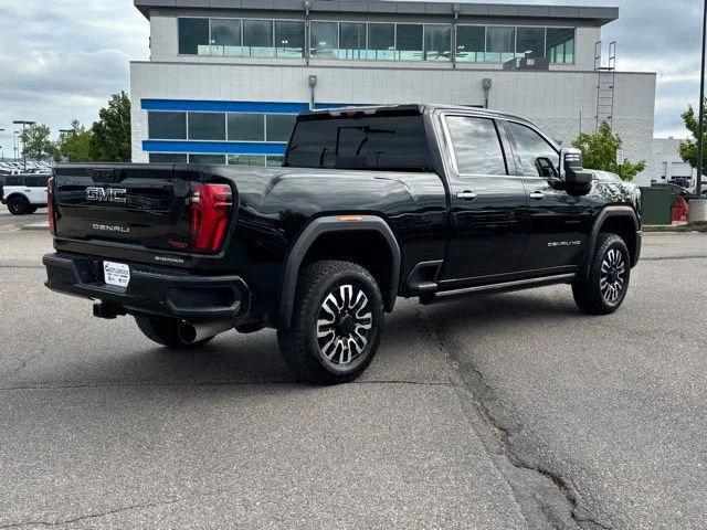 Used 2025 Onyx Black GMC Denali Ultimate image 5