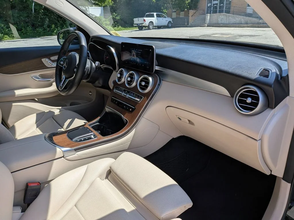 Used 2020 Black Mercedes-Benz GLC 300 image 32