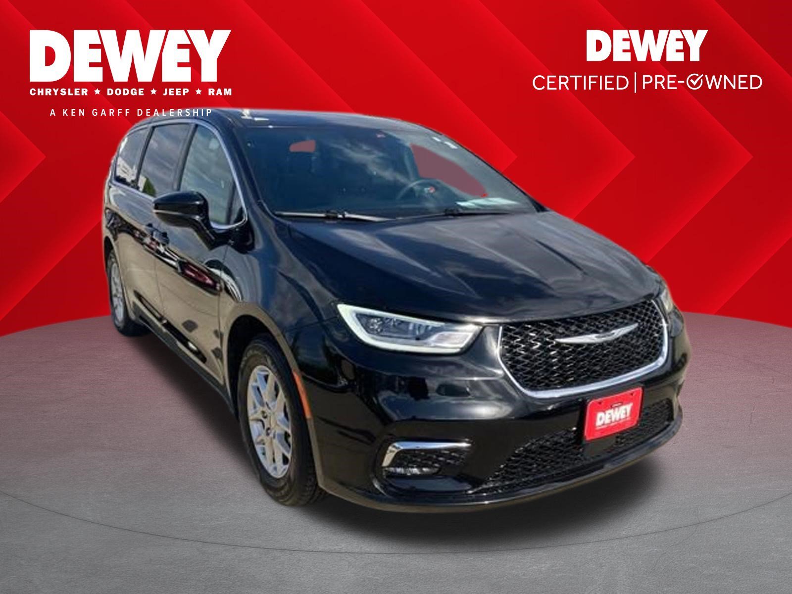 2025 Chrysler Pacifica Select's photo