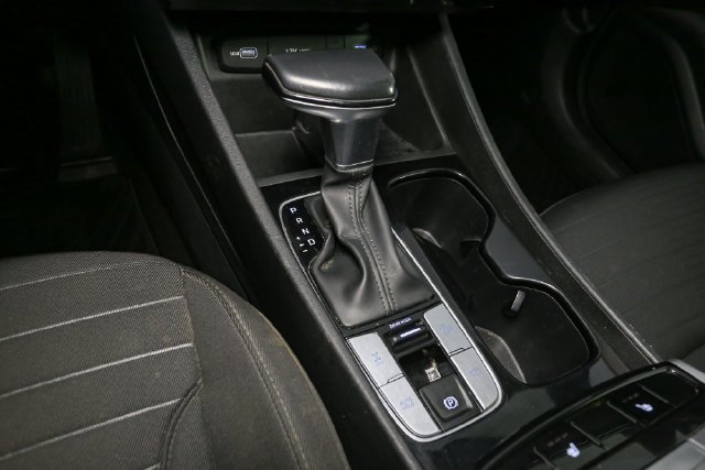 Used 2022 Black Hyundai SEL Premium image 23