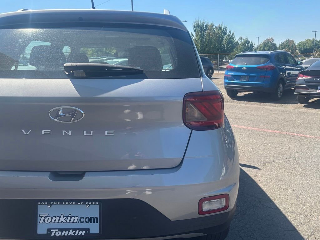Used 2025 Shimmering Silver Hyundai SEL image 6