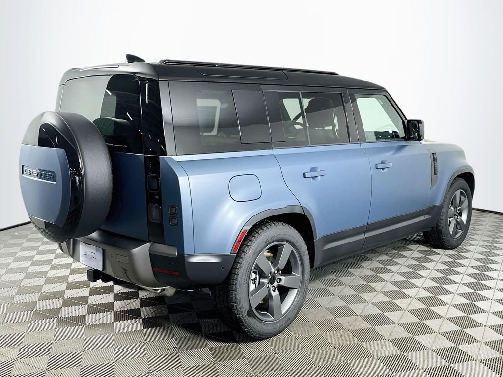 New 2026 Tasman Blue Land Rover S image 5