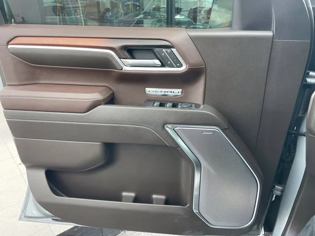 Used 2025 Silver GMC Denali image 9