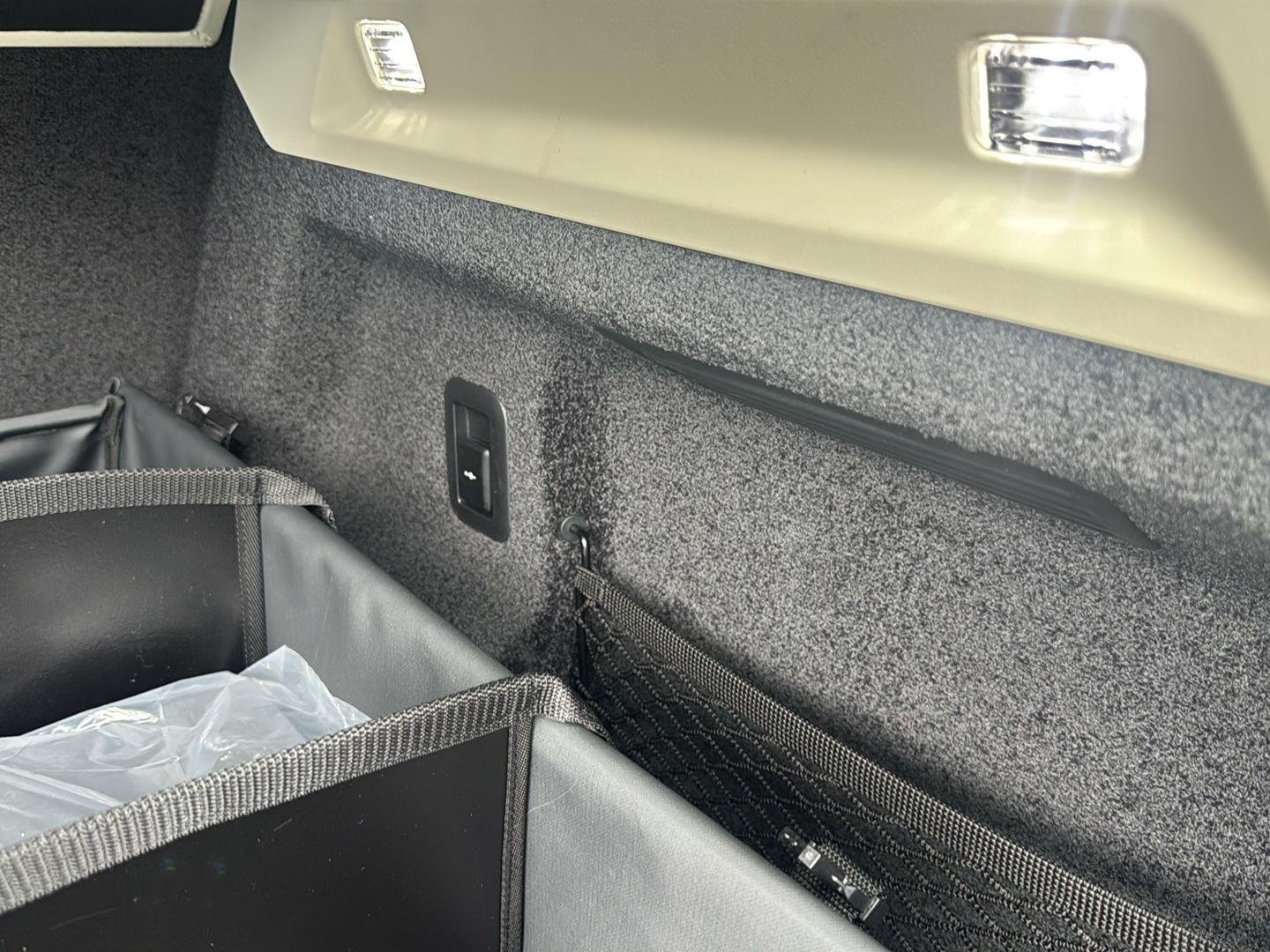 New 2026 Varesine Blue Land Rover SE image 24