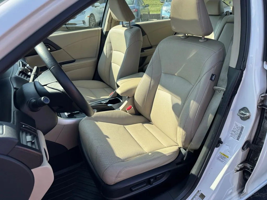 Used 2014 White Orchid Pearl Honda EX-L image 17