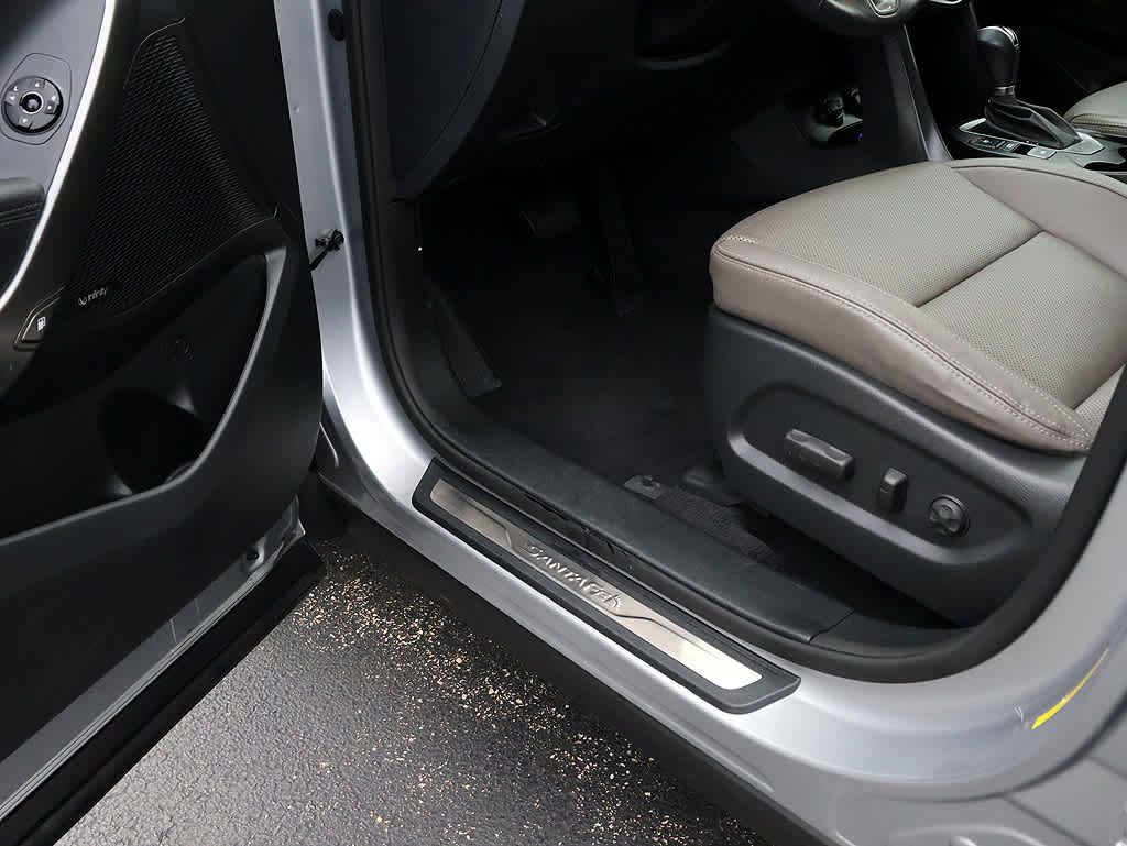 Used 2017 Iron Frost Hyundai SE Ultimate image 26