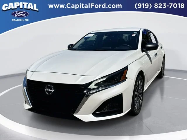 Used 2024 White Nissan 2.5 SV image 1