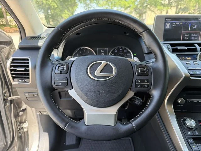 Used 2018 Silver Lexus 300h image 14