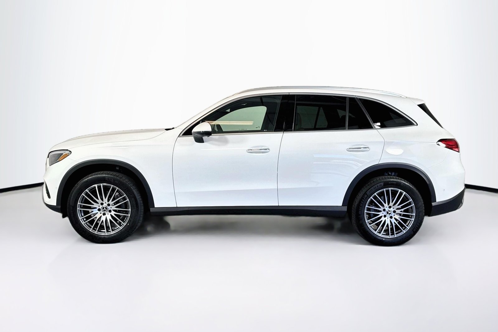 New 2026 Polar White Mercedes-Benz GLC 300 image 8
