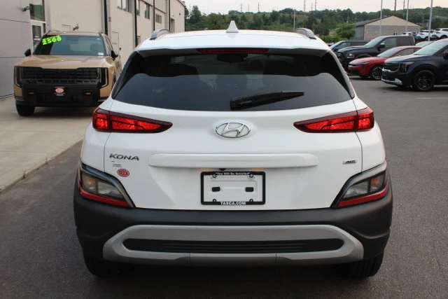 Used 2023 White Hyundai SEL image 25
