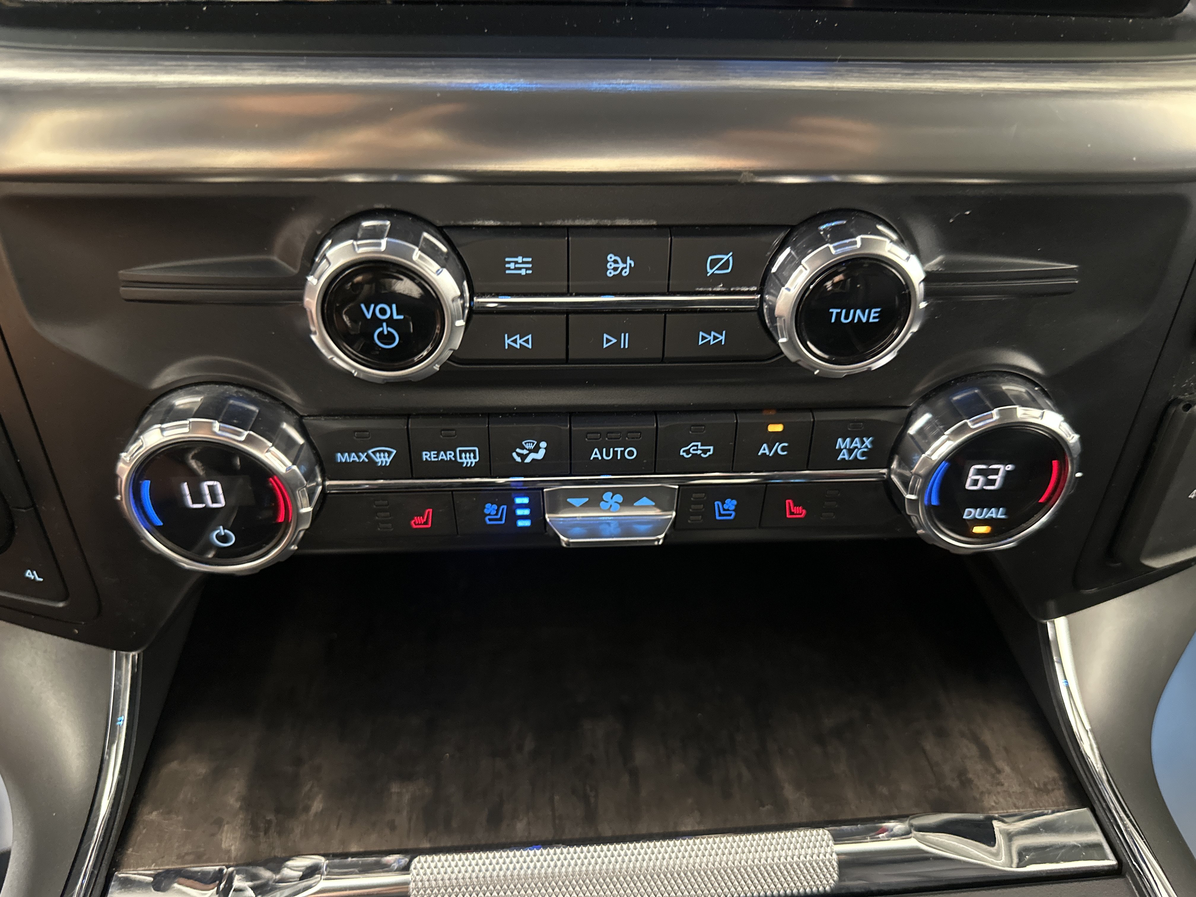 Used 2021  Ford  image 19