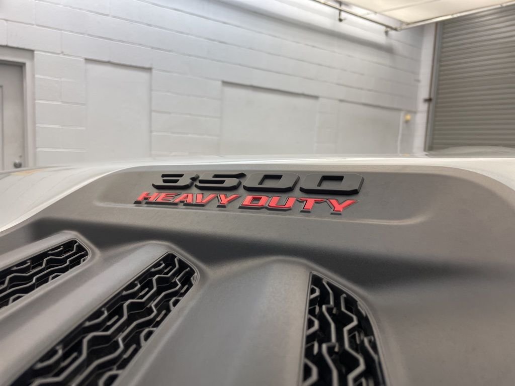 New 2026 Silver-Zynith Exterior Paint RAM Laramie DRW image 12