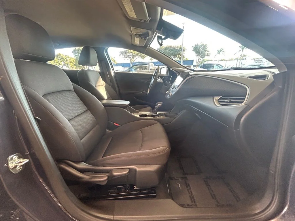 Used 2025 Black Chevrolet LT image 21
