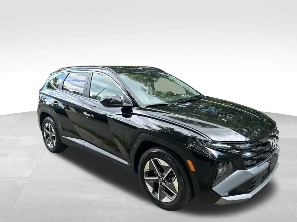 Used 2025 Black Hyundai SEL image 8