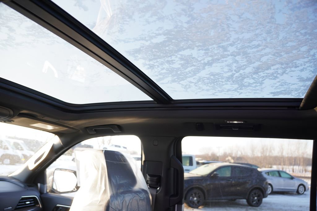 2026 Chevrolet Suburban High Country - Photo 13