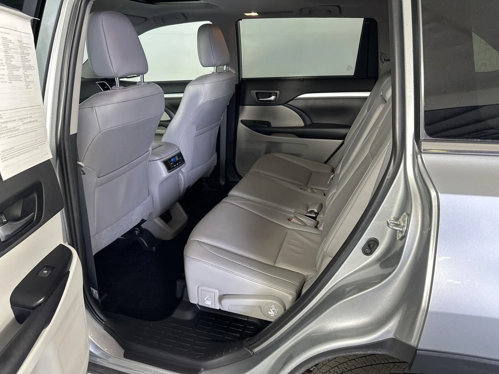 Used 2019 Celestial Silver Metallic Toyota XLE image 22