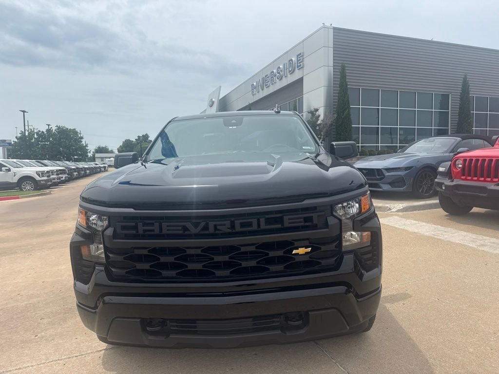 Used 2025 Black Chevrolet Custom image 7