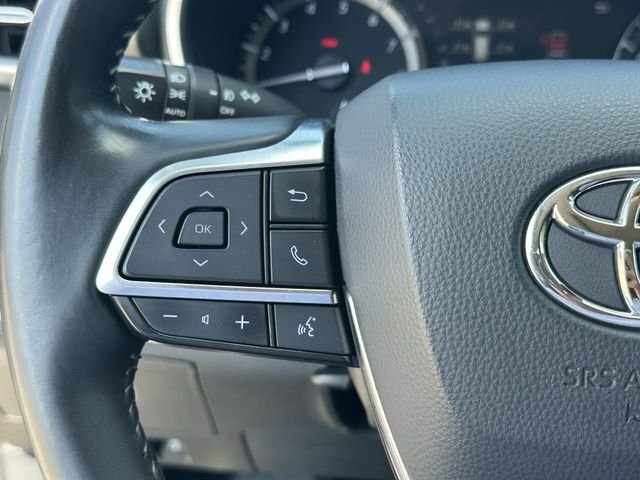 Used 2021  Toyota XLE image 13