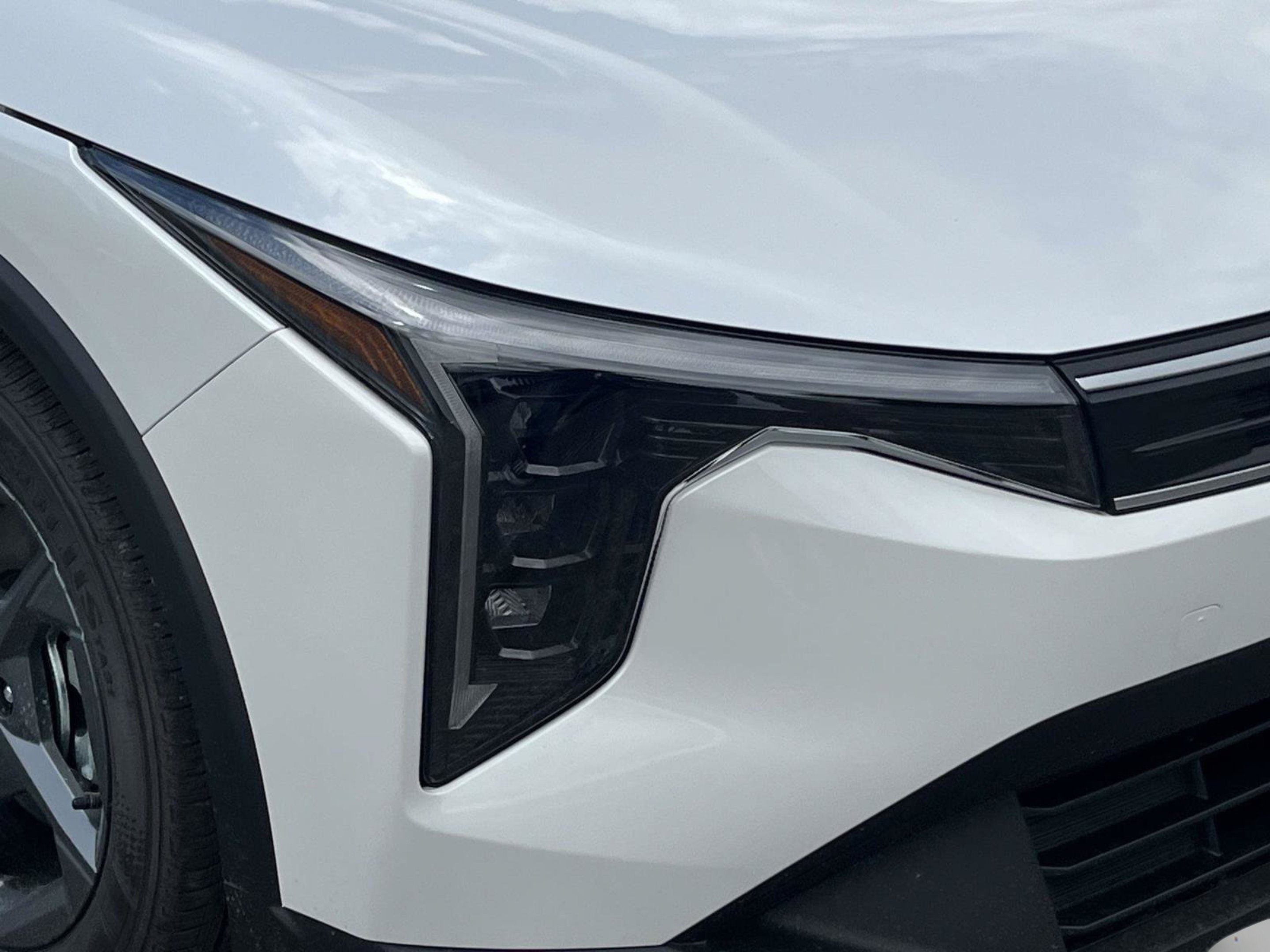 New 2026 Snow White Pearl Kia LXS image 9