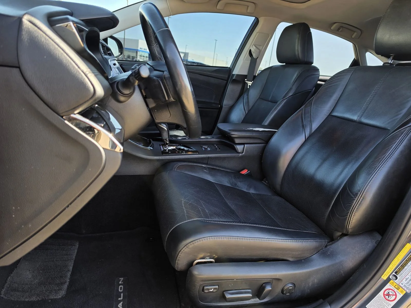 2017 Toyota Avalon Limited - Photo 13