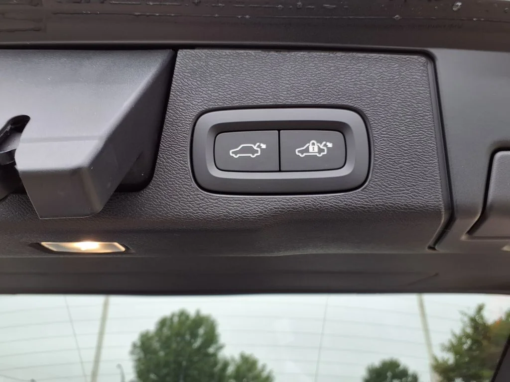 New 2026 Crystal White Volvo Ultra image 11
