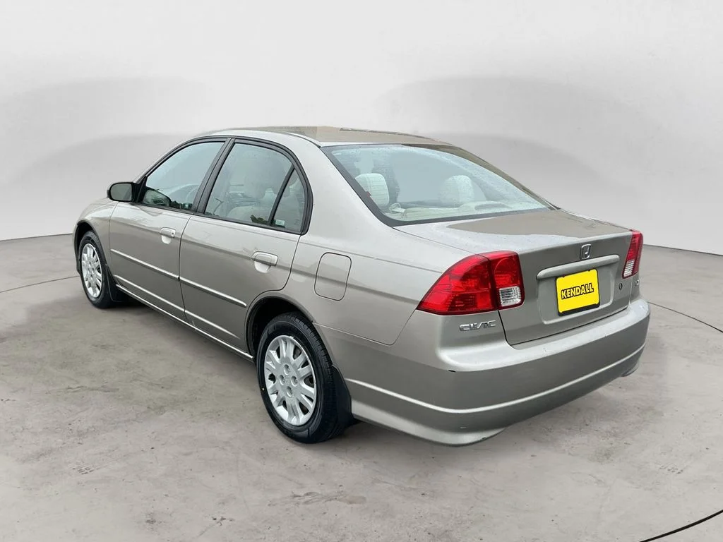 Used 2004 Gold Honda LX image 7