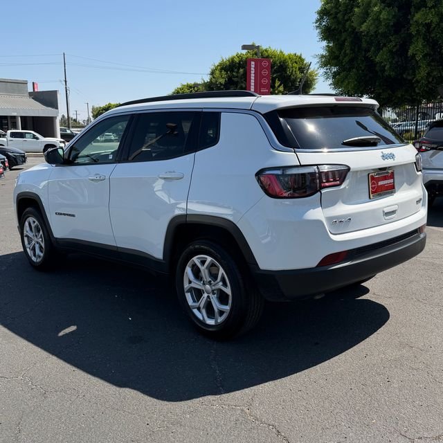 Used 2024 White Jeep Latitude image 5