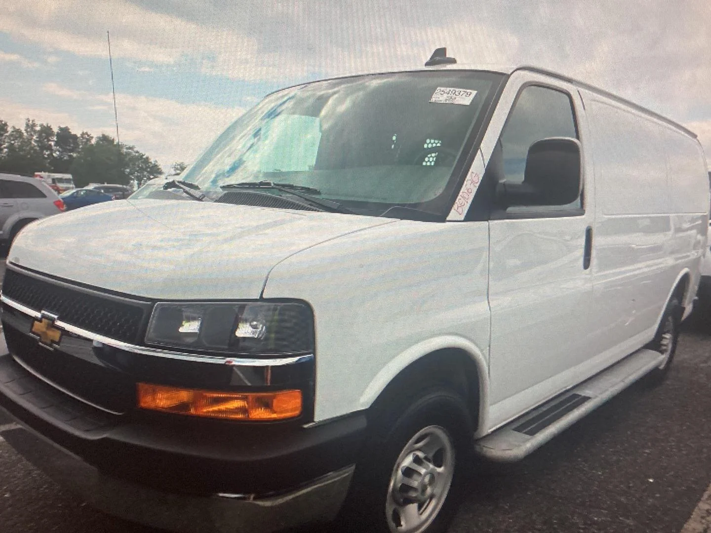 Used 2025 Summit White Chevrolet Cargo Van image 4