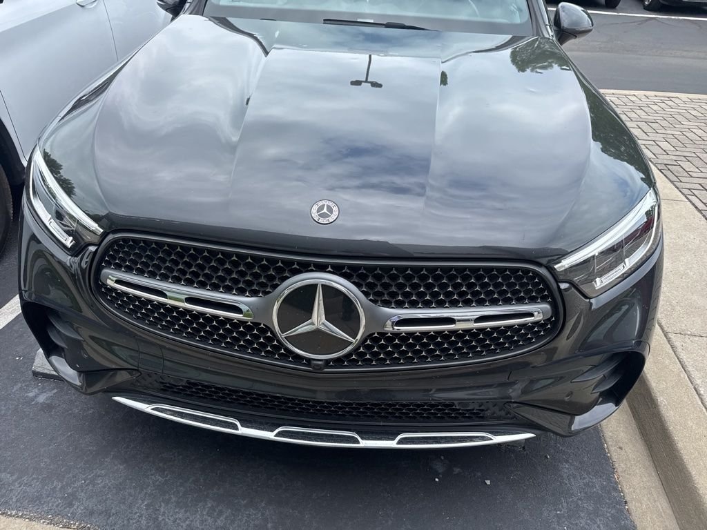 Used 2023 Graphite Gray Metallic Mercedes-Benz GLC 300 image 4