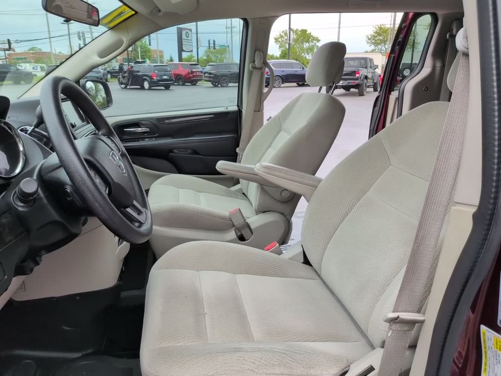2017 Dodge Grand Caravan SE - Photo 18