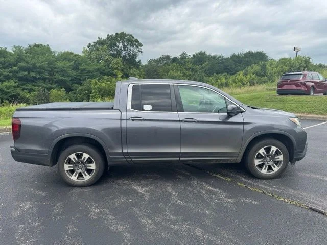 Used 2017 Honda Ridgeline RTL-T with VIN 5FPYK3F67HB023919 for sale in Dry Ridge, KY