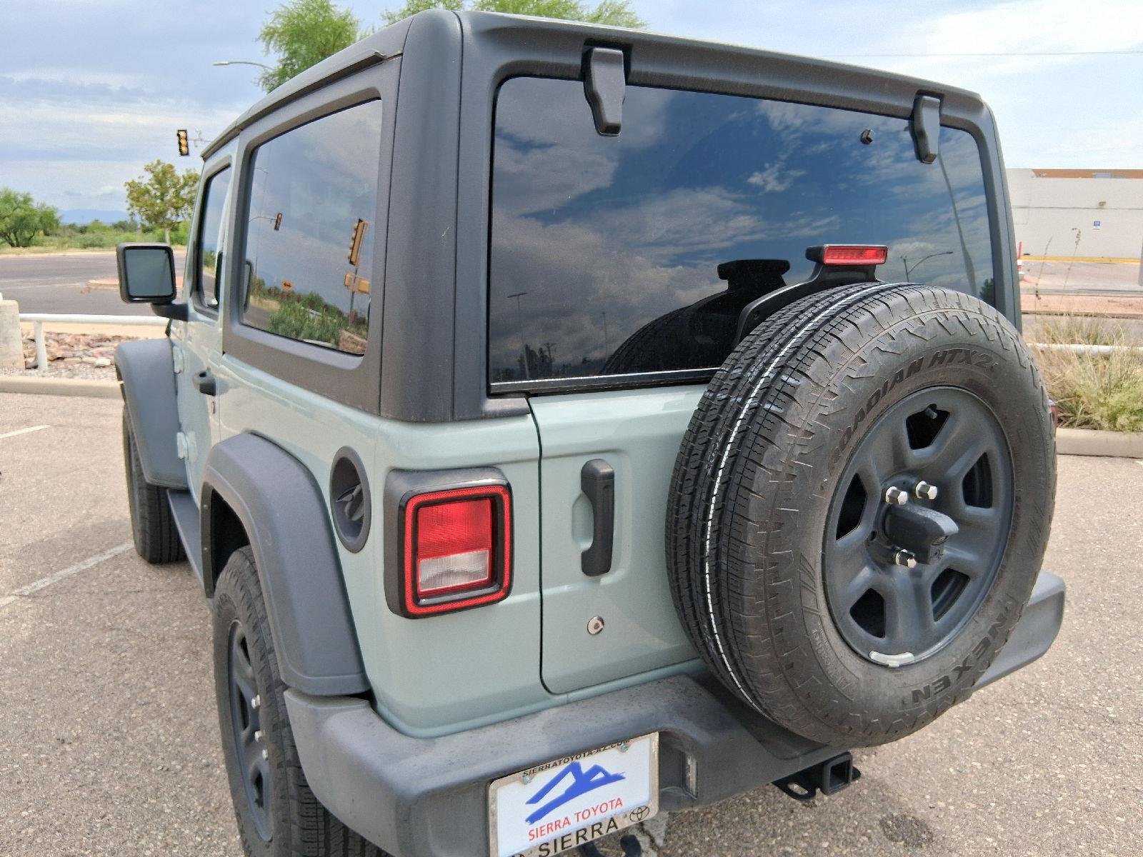Used 2024 Earl Clearcoat Jeep Sport image 11