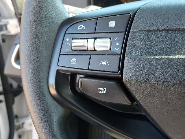 Used 2025 White Kia LXS image 23