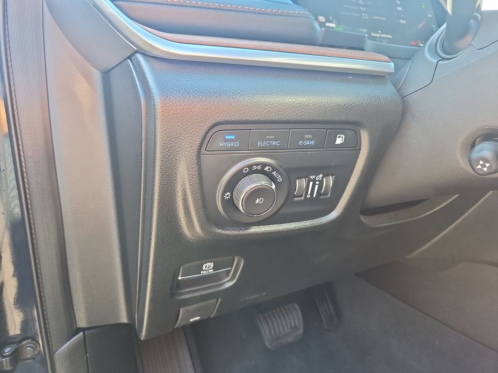 Used 2022 Black Jeep Summit 4xe image 12