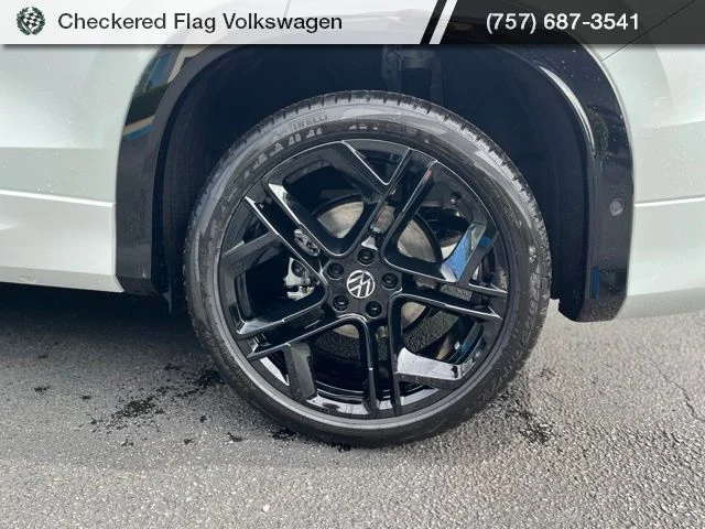 New 2026 White Volkswagen 2.0T SE R-Line Black image 7